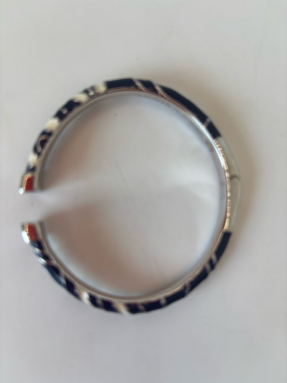 Lauren G Adam’s Navy & White Wave-Pattern Bangle Bracelet - Picture 4 of 6